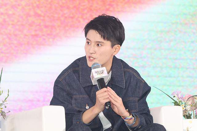 裸体打屁股speaking网站